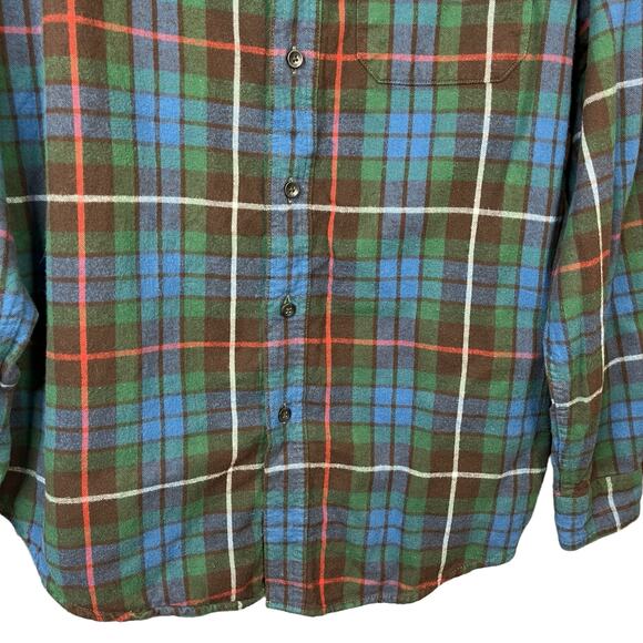 LL Bean Men' Traditional Fit Long Sleeve Button Blue Plaid Flannel Shirt - Picture 6 of 10
